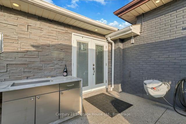 10 Wendakee Dr, House detached with 4 bedrooms, 2 bathrooms and 14 parking in Hamilton ON | Image 22