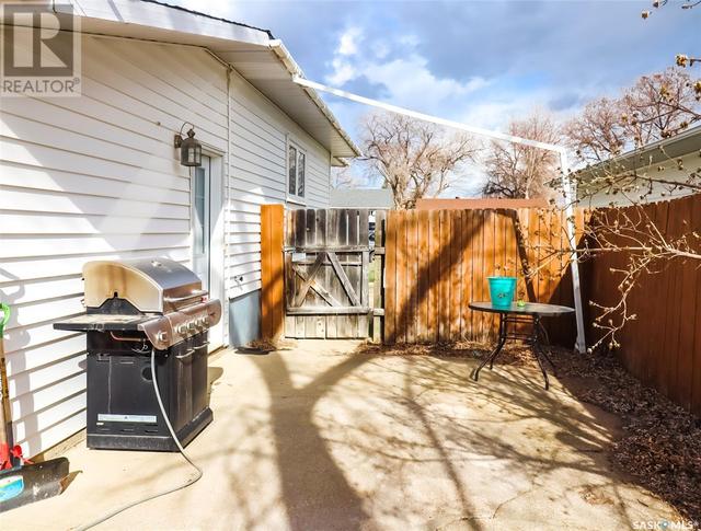 730 5th Ave Ne, House detached with 3 bedrooms, 2 bathrooms and null parking in Swift Current SK | Image 31