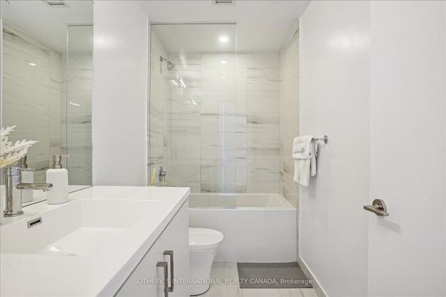 916 - 38 Honeycrisp Cres, Condo with 2 bedrooms, 2 bathrooms and 1 parking in Vaughan ON | Image 14