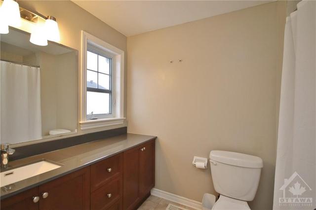 86 Selhurst Ave, Townhouse with 3 bedrooms, 3 bathrooms and 2 parking in Ottawa ON | Image 21