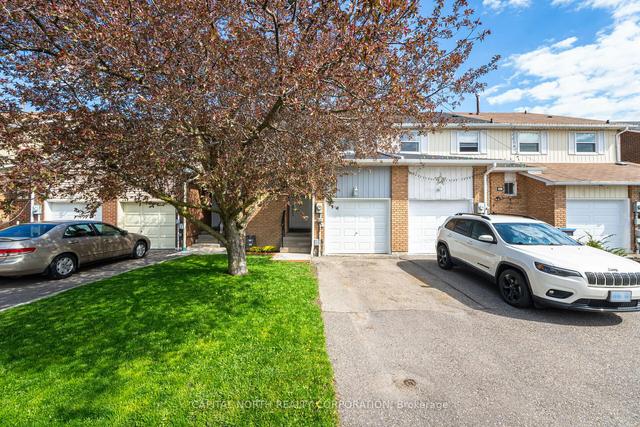 140 Ashurst Cres, House attached with 3 bedrooms, 2 bathrooms and 2 parking in Brampton ON | Image 1
