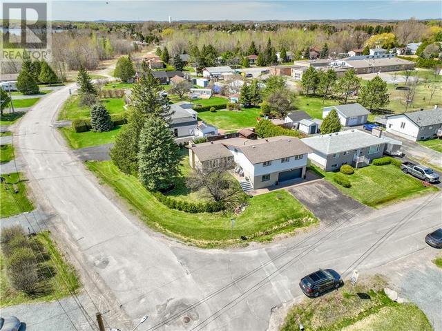 205 Laurin St, House detached with 5 bedrooms, 2 bathrooms and null parking in Greater Sudbury ON | Image 1