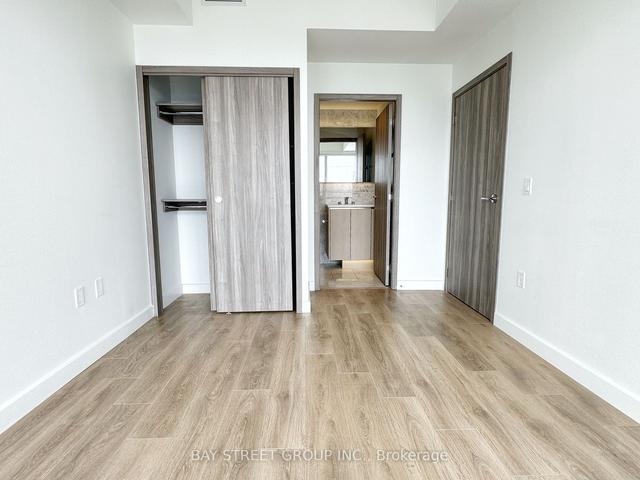 3605 - 85 Mcmahon Dr, Condo with 2 bedrooms, 2 bathrooms and 1 parking in Toronto ON | Image 8