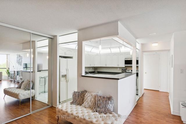 439 - 25 Bamburgh Cir, Condo with 3 bedrooms, 2 bathrooms and 2 parking in Toronto ON | Image 3