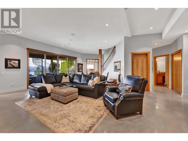 414 Okaview Rd, House detached with 6 bedrooms, 4 bathrooms and 7 parking in Kelowna BC | Image 62