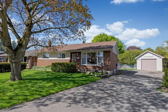 12 Parkway Cres, House detached with 3 bedrooms, 2 bathrooms and 7 parking in Clarington ON | Image 39