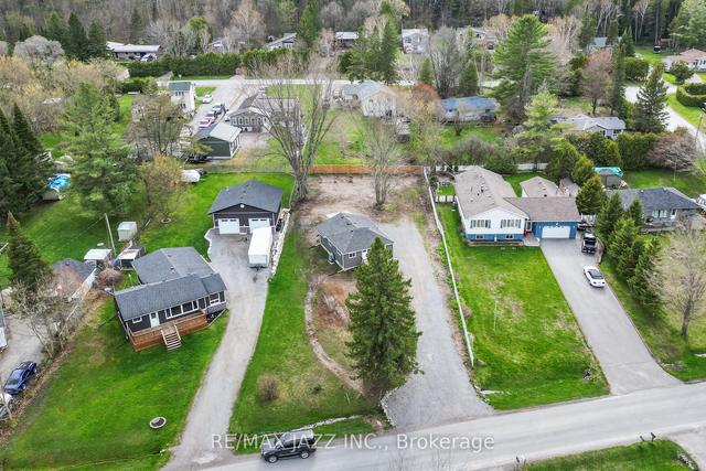 99 Cowans Cres, House detached with 2 bedrooms, 2 bathrooms and 8 parking in Kawartha Lakes ON | Image 29