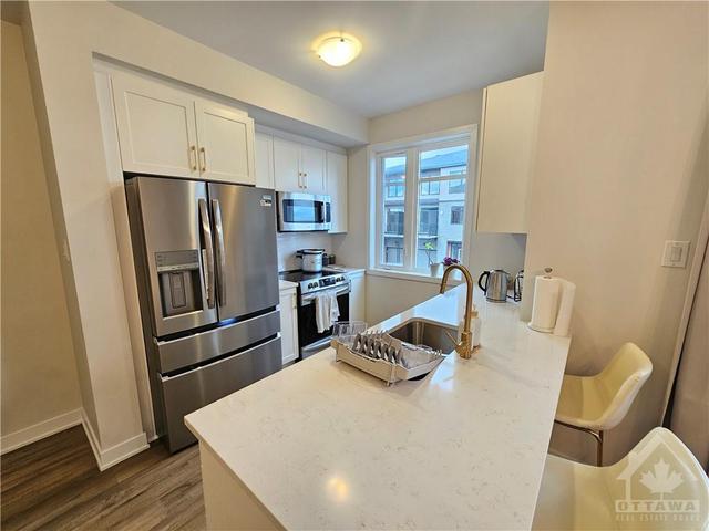 656 Corporal Private, Townhouse with 2 bedrooms, 3 bathrooms and 2 parking in Ottawa ON | Image 11