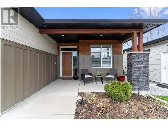 2 - 1611 10 Street Sw, House detached with 3 bedrooms, 2 bathrooms and 3 parking in Salmon Arm BC | Image 4