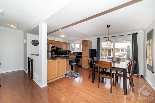 224 Monterey Dr, Townhouse with 3 bedrooms, 2 bathrooms and 1 parking in Ottawa ON | Image 9