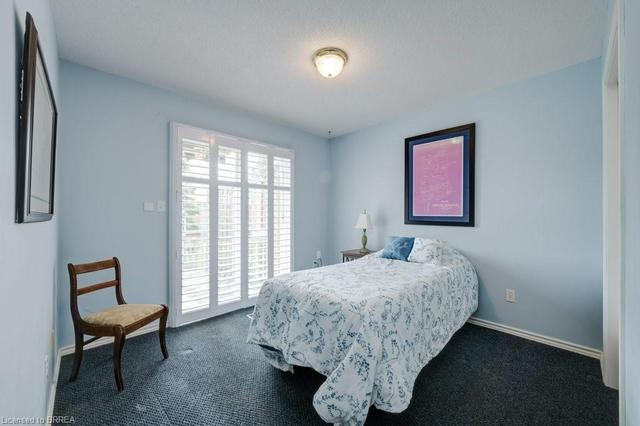 18 - 20 Courtland Dr, House attached with 2 bedrooms, 2 bathrooms and 2 parking in Brantford ON | Image 4