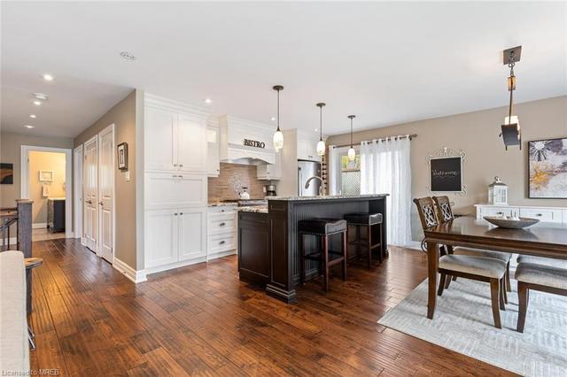 6461 Dunray Crt, House detached with 4 bedrooms, 2 bathrooms and 5 parking in Mississauga ON | Image 44