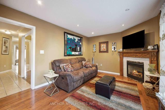 31 Quailvalley Dr, House attached with 4 bedrooms, 4 bathrooms and 4 parking in Brampton ON | Image 3