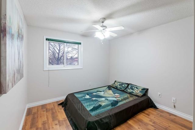 34 Lansing Sq, House attached with 3 bedrooms, 1 bathrooms and 3 parking in Brampton ON | Image 10