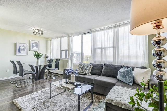 720 - 2121 Roche Ct, Condo with 3 bedrooms, 2 bathrooms and 1 parking in Mississauga ON | Image 2