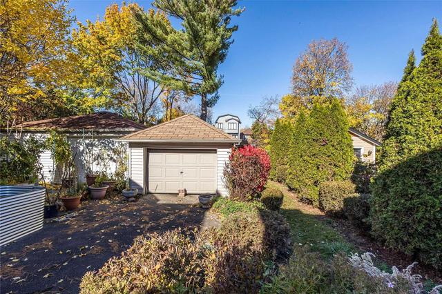 372 St Germain Ave, House detached with 3 bedrooms, 2 bathrooms and 1 parking in Toronto ON | Image 22