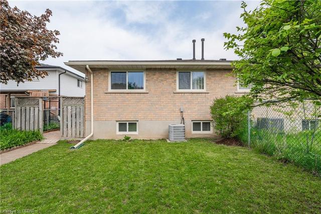33 Dinison Crescent, House semidetached with 4 bedrooms, 2 bathrooms and null parking in Kitchener ON | Image 36