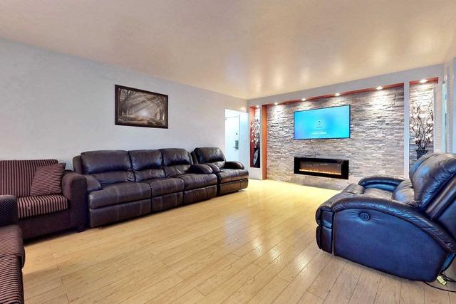 1001 - 1 Massey Sq, Condo with 2 bedrooms, 1 bathrooms and 1 parking in Toronto ON | Image 17