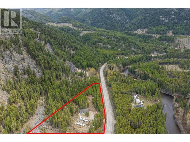 4820 33 Hwy, House detached with 5 bedrooms, 2 bathrooms and 6 parking in Kootenay Boundary E BC | Image 93