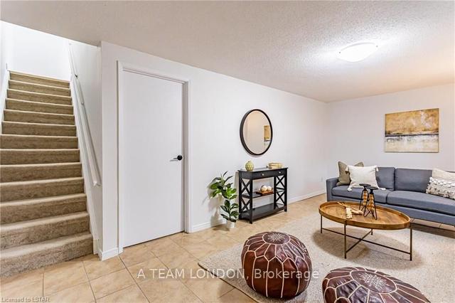 54 - 35 Waterman Ave, Townhouse with 3 bedrooms, 2 bathrooms and 1 parking in London ON | Image 19