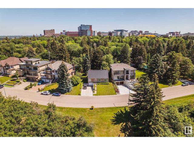 11831 Saskatchewan Dr Nw, House detached with 5 bedrooms, 2 bathrooms and 4 parking in Edmonton AB | Image 1
