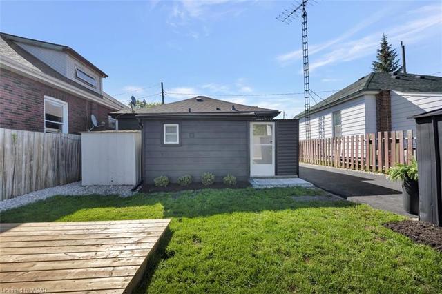 23 Elliott Ave, House detached with 2 bedrooms, 1 bathrooms and 3 parking in Brantford ON | Image 9