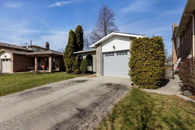 715 Coulson Avenue, House detached with 4 bedrooms, 2 bathrooms and 5 parking in Milton ON | Image 12