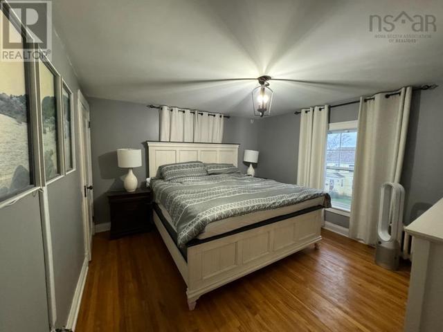 72 Howe, House detached with 3 bedrooms, 1 bathrooms and null parking in Cape Breton NS | Image 11
