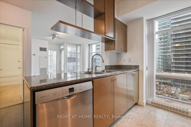 2203 - 10 Navy Wharf Crt, Condo with 1 bedrooms, 1 bathrooms and 1 parking in Toronto ON | Image 2