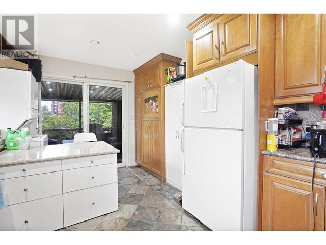 1980 E 55th Ave, House detached with 6 bedrooms, 4 bathrooms and 1 parking in Vancouver BC | Image 3