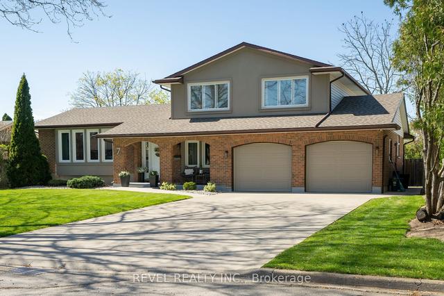 7 Kenmore Cres, House detached with 4 bedrooms, 4 bathrooms and 6 parking in St. Catharines ON | Image 1
