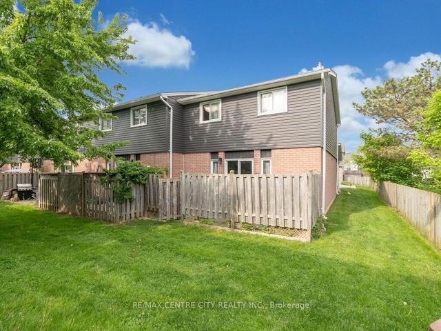6 - 131 Bonaventure Dr, Townhouse with 3 bedrooms, 2 bathrooms and 3 parking in London ON | Image 25