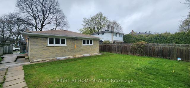 351 Glenrose Rd, House detached with 3 bedrooms, 3 bathrooms and 5 parking in Newmarket ON | Image 27