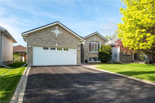 198 Ellesmeer Ave, House detached with 4 bedrooms, 2 bathrooms and 4 parking in Kingston ON | Image 1