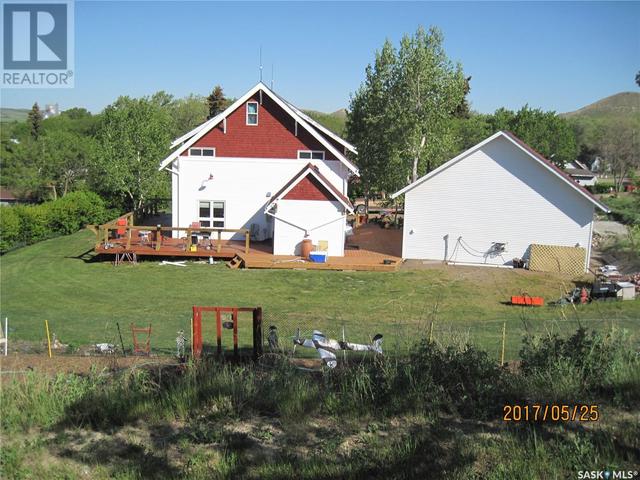 2015 1st St N, House detached with 2 bedrooms, 3 bathrooms and null parking in Rockglen SK | Image 44