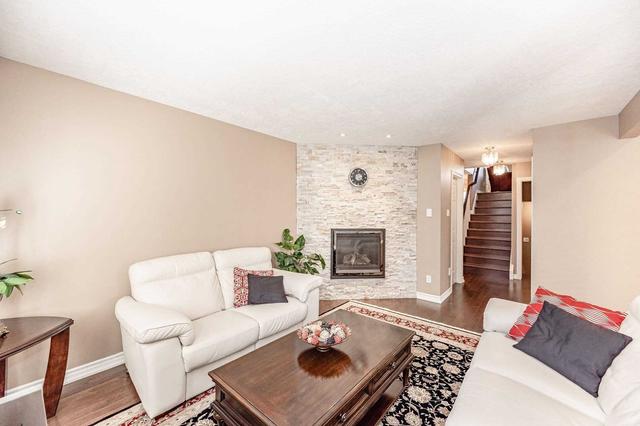 265 Crerar Dr, House detached with 3 bedrooms, 2 bathrooms and 6 parking in Hamilton ON | Image 3