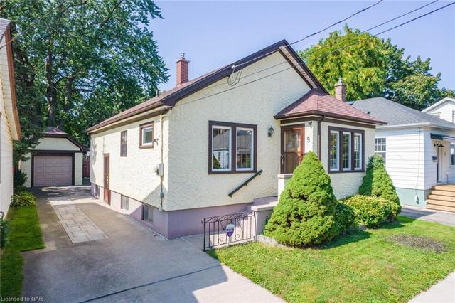 9 Water St, House detached with 3 bedrooms, 1 bathrooms and 4 parking in St. Catharines ON | Image 1