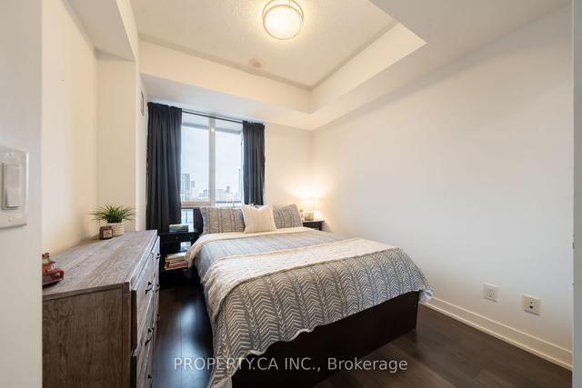 1906 - 225 Sackville St, Condo with 1 bedrooms, 2 bathrooms and 1 parking in Toronto ON | Image 3
