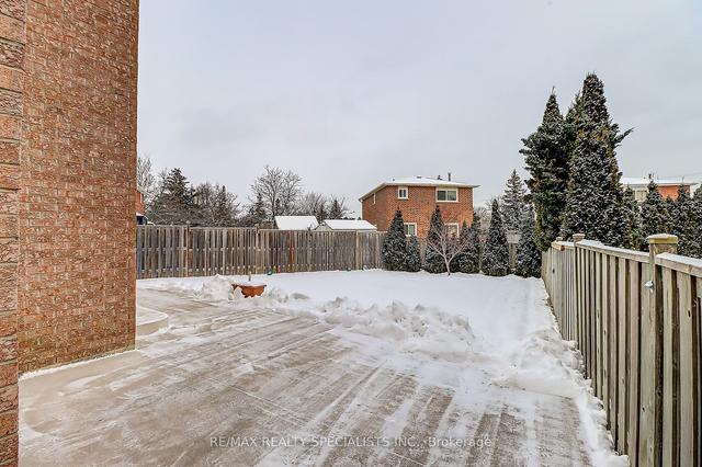 50 Sunset Blvd, House detached with 4 bedrooms, 3 bathrooms and 4 parking in Brampton ON | Image 30
