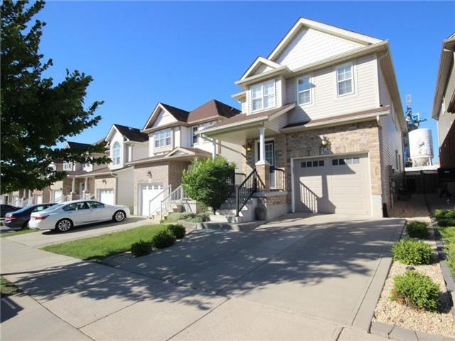 782 Laurelwood Dr, House detached with 4 bedrooms, 2 bathrooms and 1 parking in Waterloo ON | Image 2
