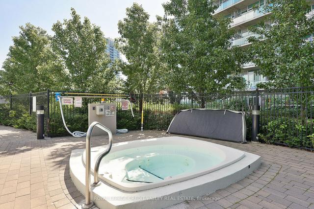 2426 - 165 Legion Rd N, Condo with 2 bedrooms, 2 bathrooms and 1 parking in Toronto ON | Image 32