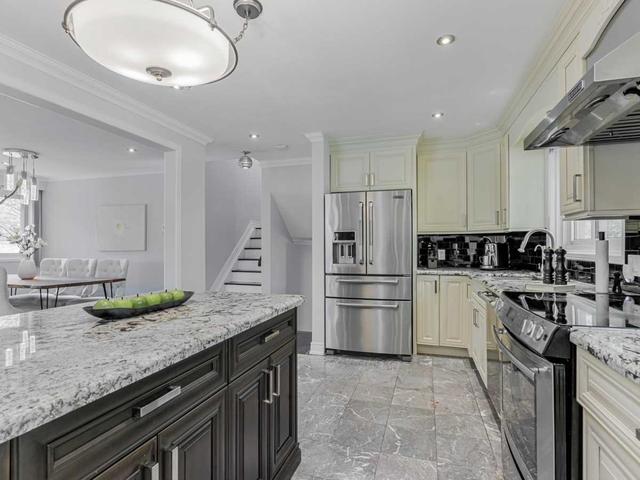 32 Gustav Cres, House detached with 4 bedrooms, 4 bathrooms and 5 parking in Toronto ON | Image 27