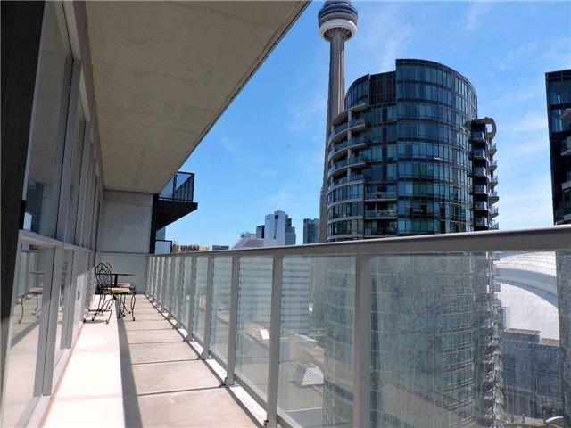 2205 - 352 Front St W, Condo with 2 bedrooms, 2 bathrooms and 1 parking in Toronto ON | Image 8
