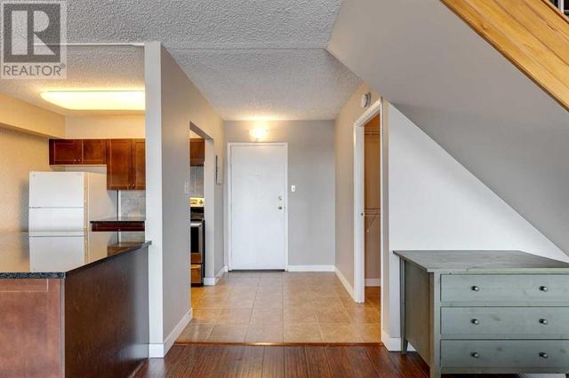 2906 - 221 6 Ave Se, Condo with 2 bedrooms, 1 bathrooms and 2 parking in Calgary AB | Image 4