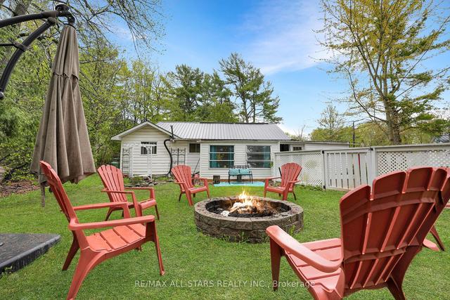 8 Parkhill Dr, House detached with 2 bedrooms, 1 bathrooms and 12 parking in Kawartha Lakes ON | Image 32