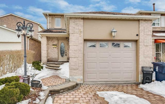 95 Shady Hollow Dr, House detached with 3 bedrooms, 3 bathrooms and 2 parking in Toronto ON | Image 1