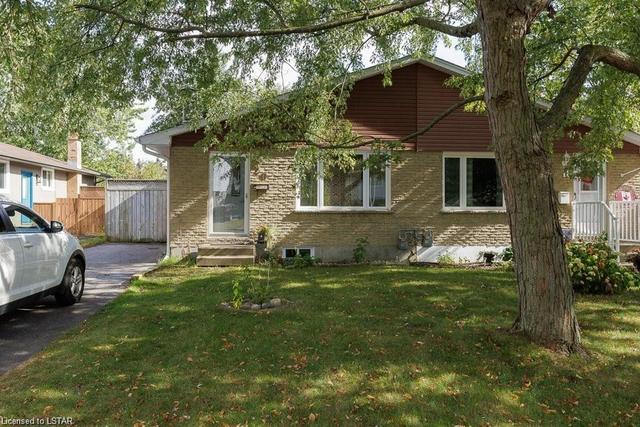 20 Edgemere Cres, House semidetached with 3 bedrooms, 2 bathrooms and 2 parking in London ON | Image 1