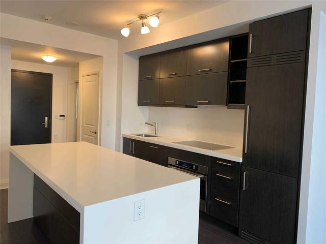 1011 - 1080 Bay St, Condo with 1 bedrooms, 1 bathrooms and 0 parking in Toronto ON | Image 2