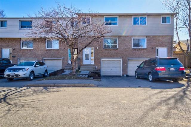 27 - 262 Kenora Ave, House attached with 3 bedrooms, 1 bathrooms and 1 parking in Hamilton ON | Image 2