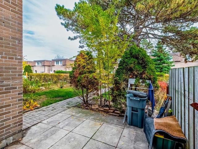 832-28 Tandridge Cres, Townhouse with 3 bedrooms, 2 bathrooms and 1 parking in Toronto ON | Image 24